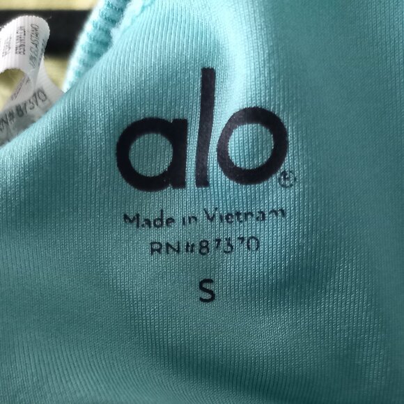 ALO turquoise sports bra - Picture 6 of 7